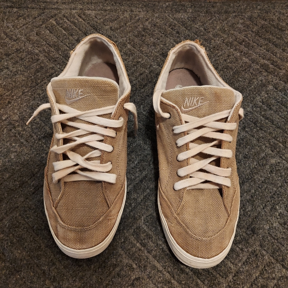 Nike Men's Vintage Canvas Sneakers